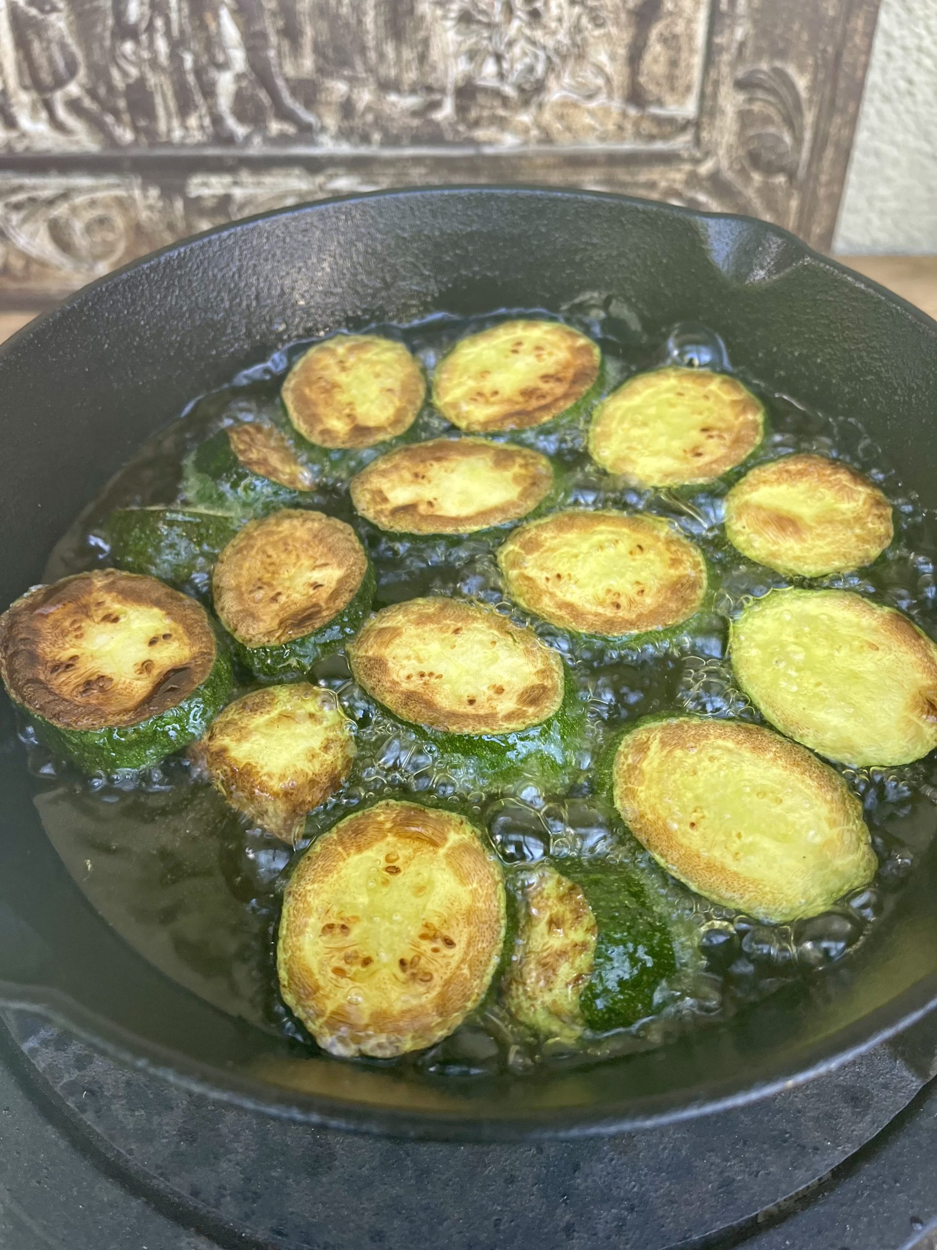 Zucchini-Beilage mit Minze